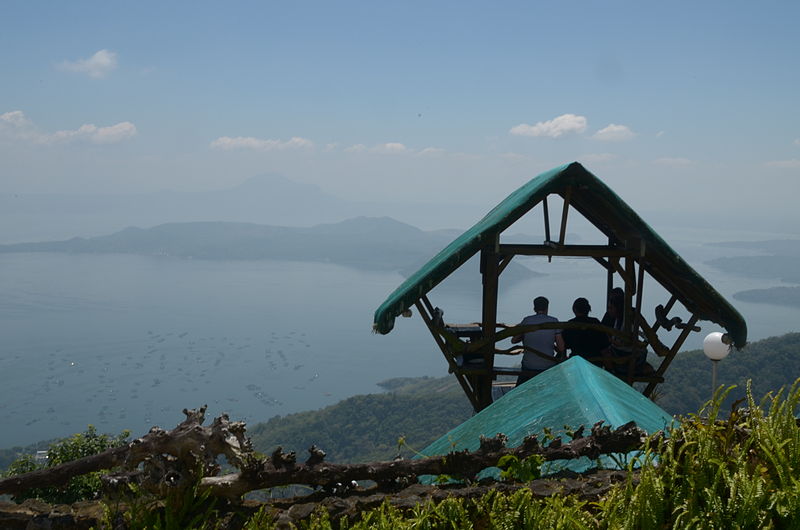 View_of_taal_lake_from_Tagaytay