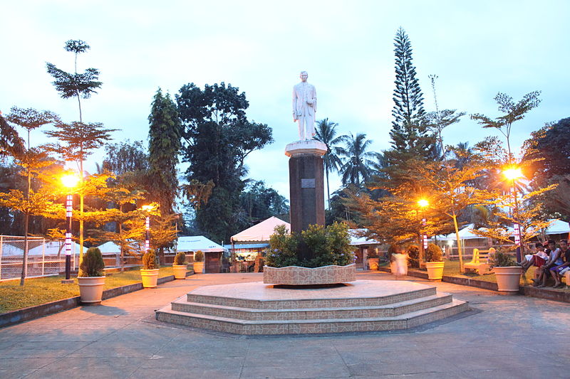Impasug-ong_Plaza,_Bukidnon,_Mindanao,_Philippines