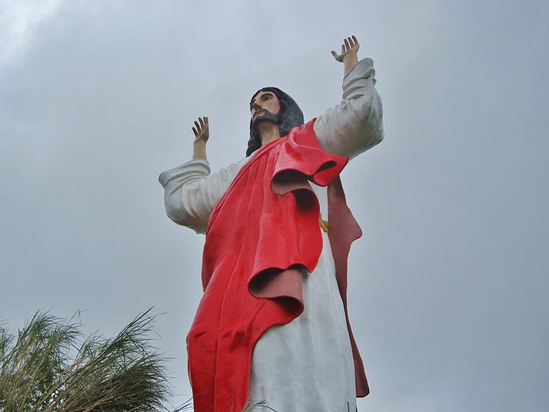 Sacred_Heart_of_Jesus_giant_statue